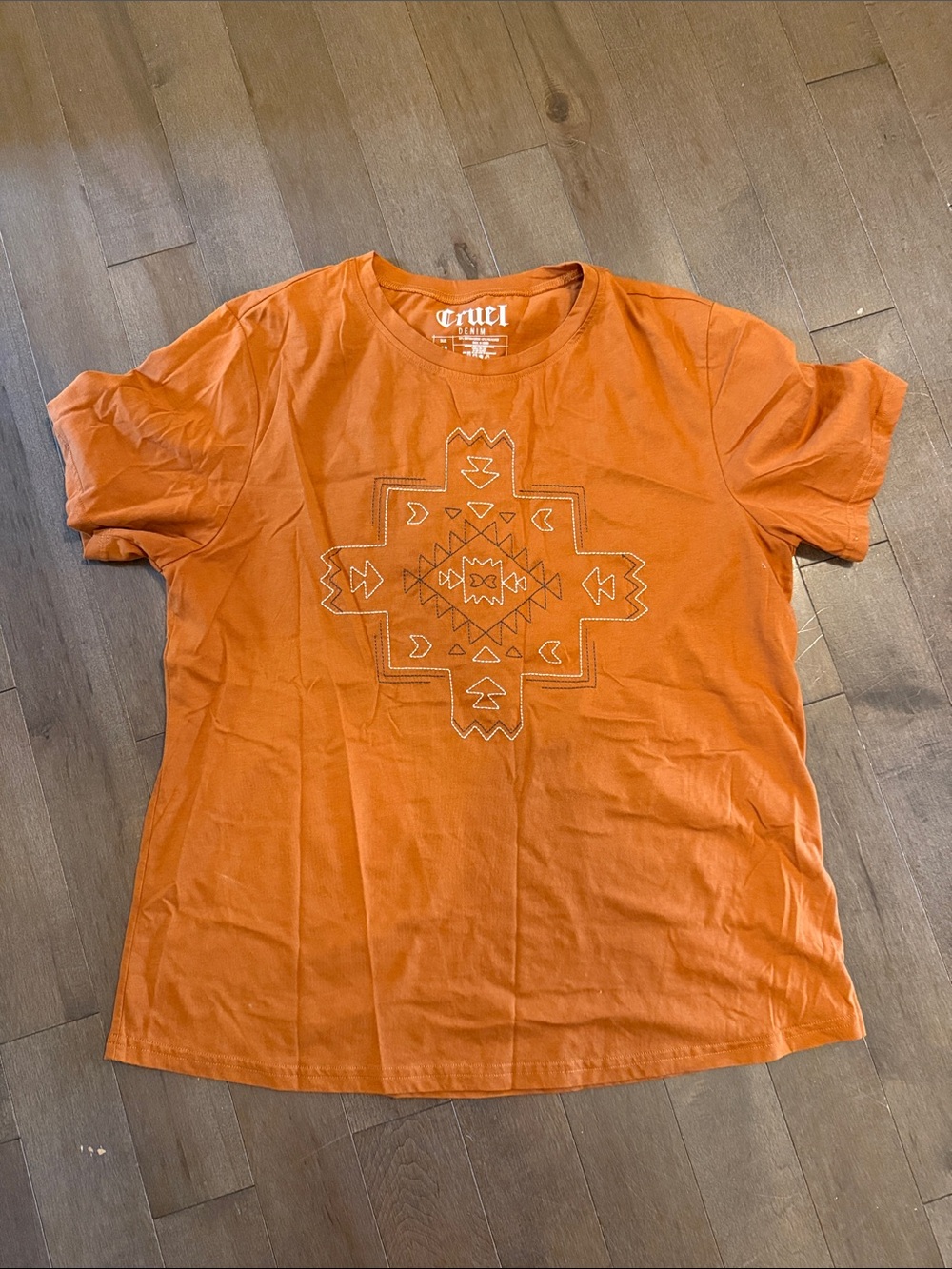 Men's Orange Short-Sleeve Graphic Tee with Geometric Stitching